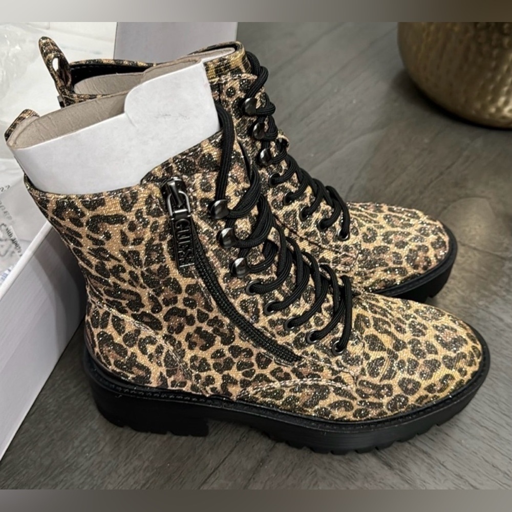 Guess Womens Fearne 2 Platform Lug Sole Combat & Lace-up Boots - Picture 3 of 5